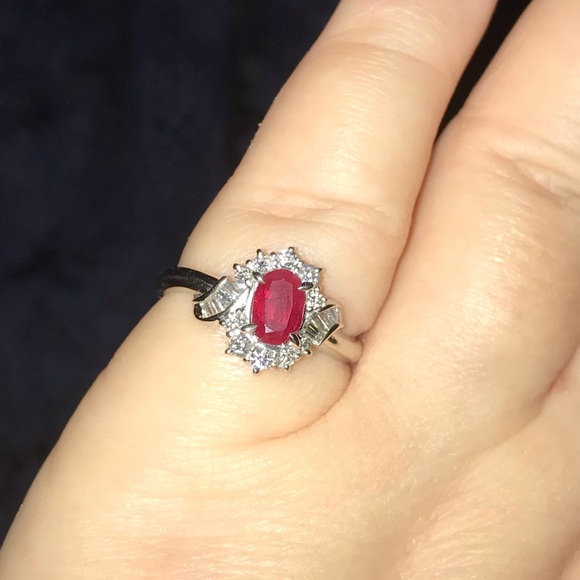 1.13 ctw Ruby & Diamond Ring in Platinum - Picture 2 of 6
